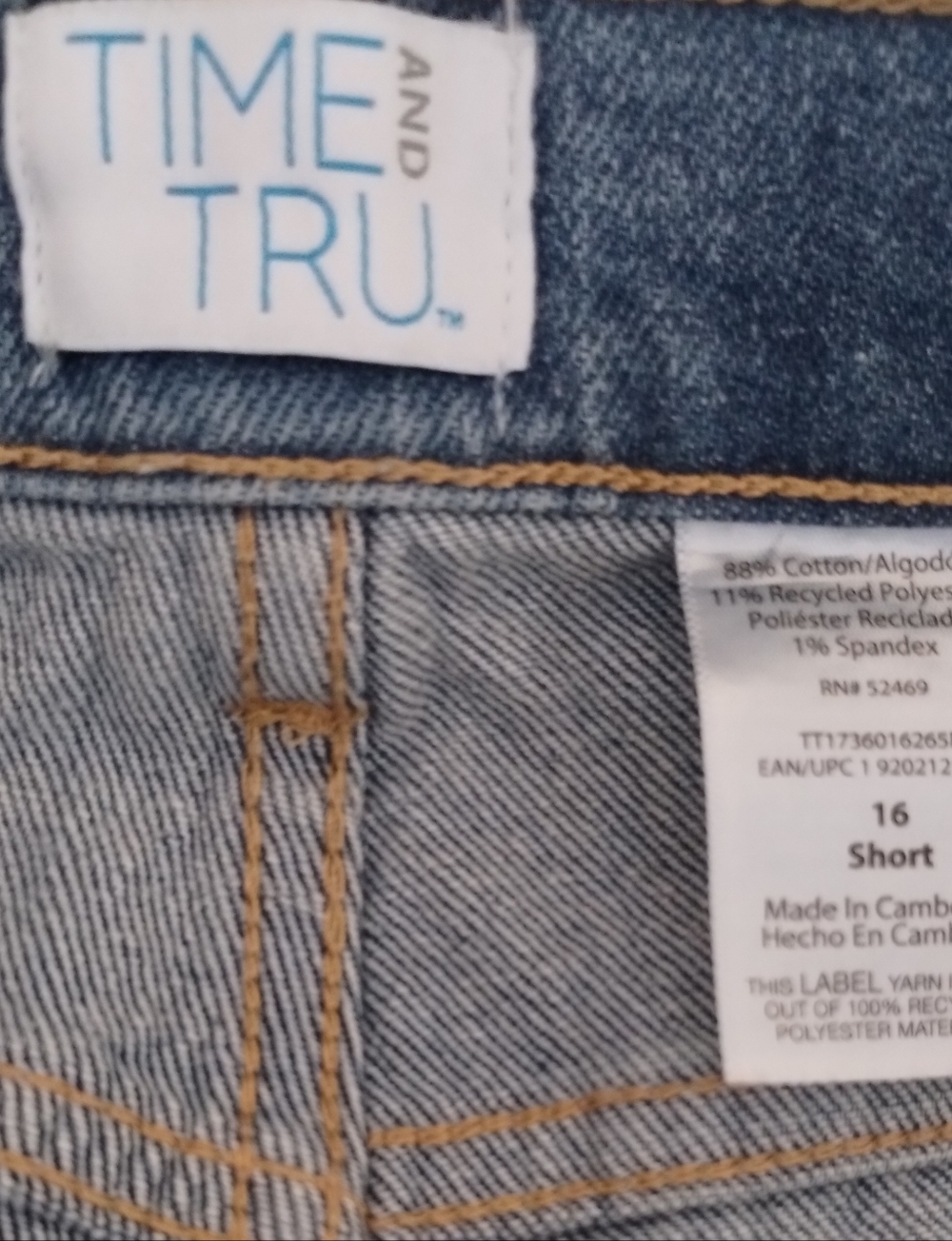 Time and Tru Women's Size 16 Short High-Rise Straight Jeans in Light Blue Denim - Picture 2 of 6
